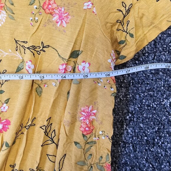 BUNDLE OF 2- Short Sleeve Tees- Sz Large - Picture 3 of 10